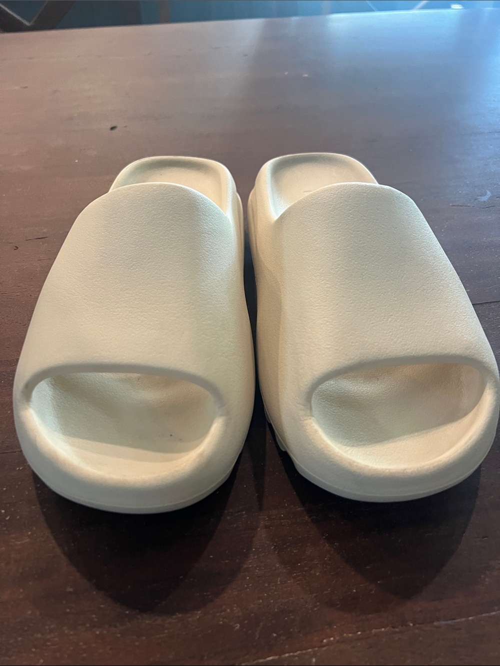 adidas YZY Slide Box in Bone - Picture 5 of 8